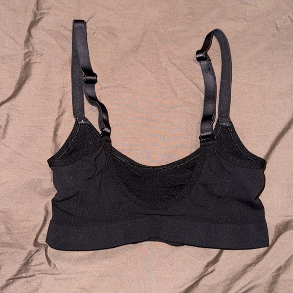 SKIMS Seamless Sculpt Bralette - Onyx - S/M - Picture 5 of 8